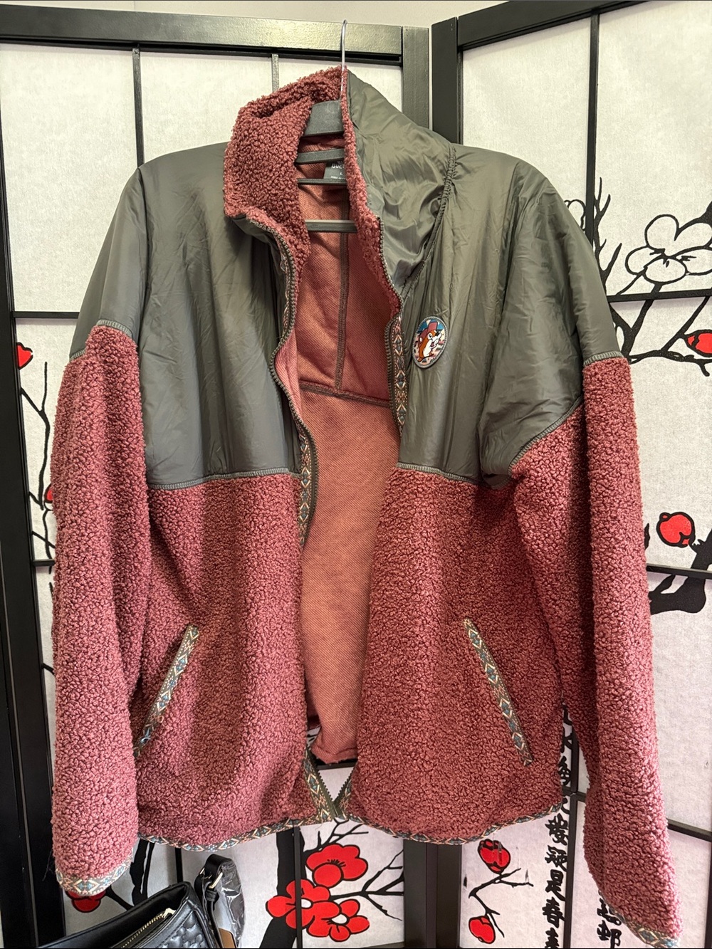 Womens Two-Tone Sherpa Utility Jacket in Dusty Rose and Gray